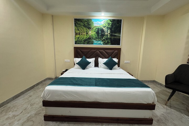 Room 8 of 30