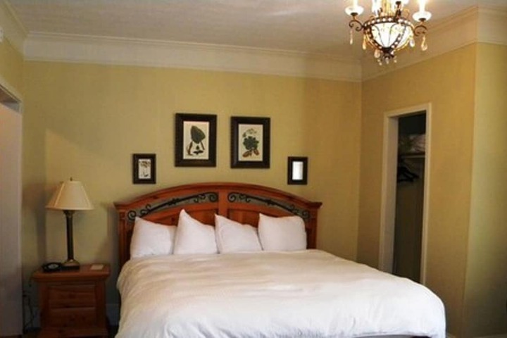 Room 12 of 87