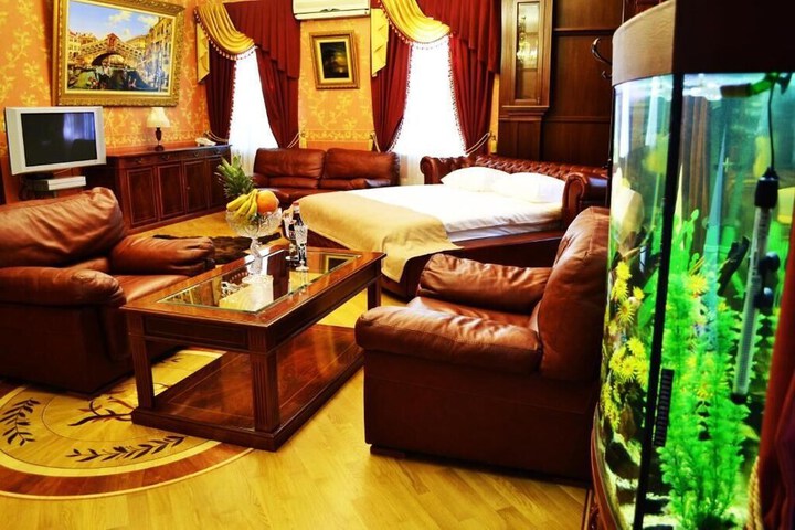Room 19 of 53