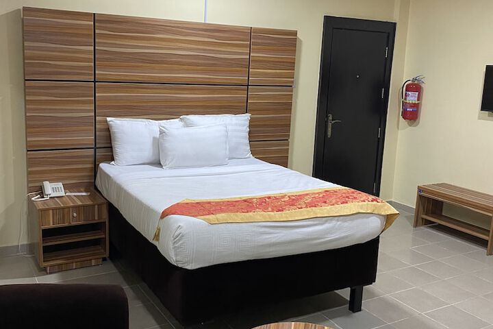 Room 15 of 39