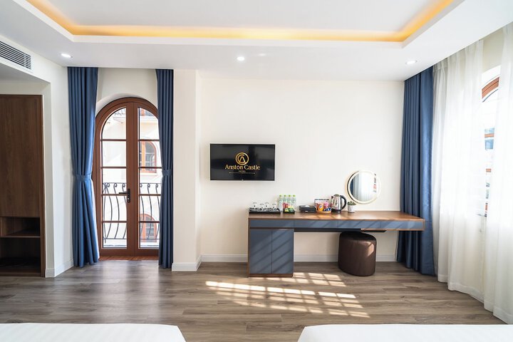 Room 16 of 50