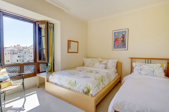 Room 14 of 36