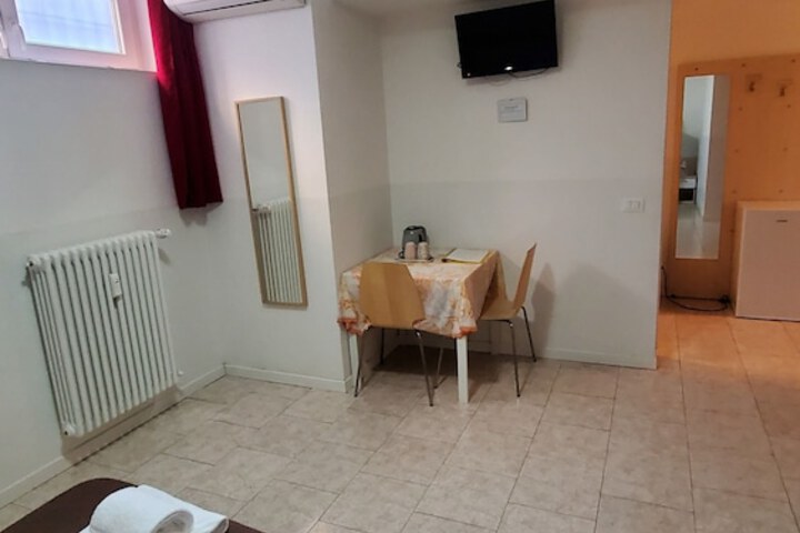 Room 46 of 103