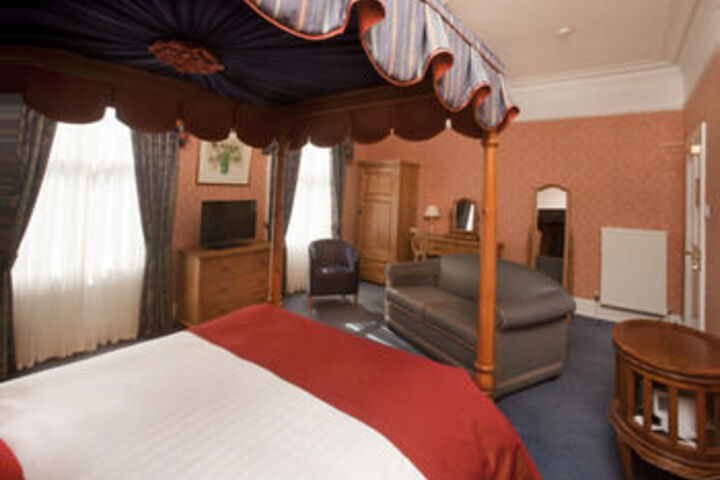 Room 52 of 95