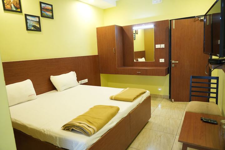 Room 10 of 21