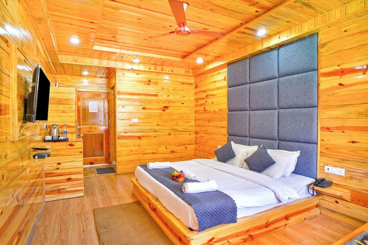 Room 9 of 61