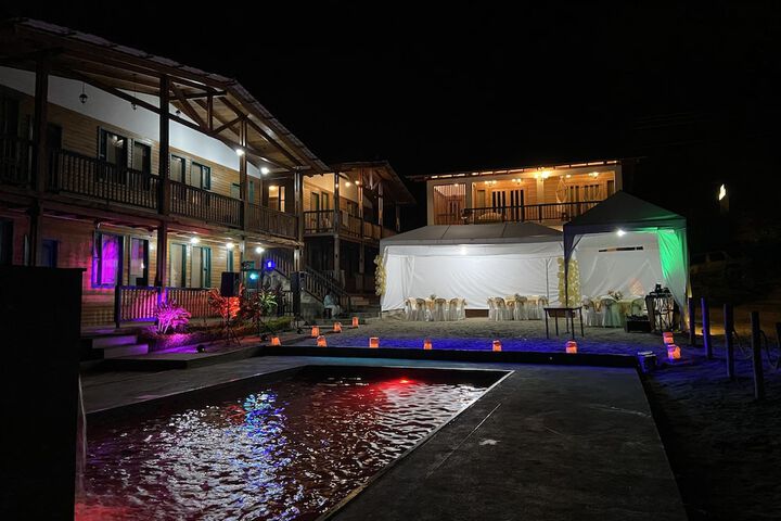 Pool 21 of 52
