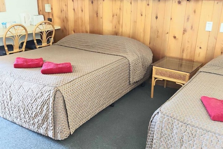 Room 4 of 53