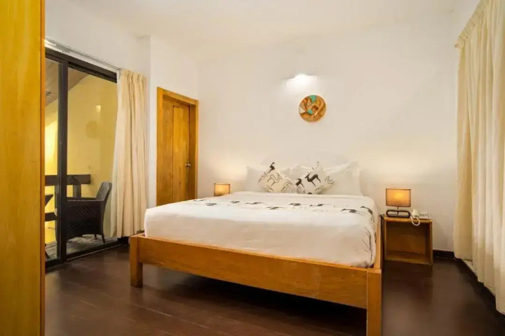 Room 4 of 20