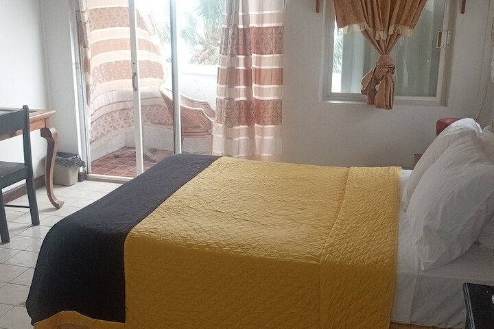 Room 15 of 65
