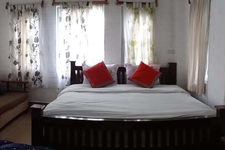 Room 16 of 150