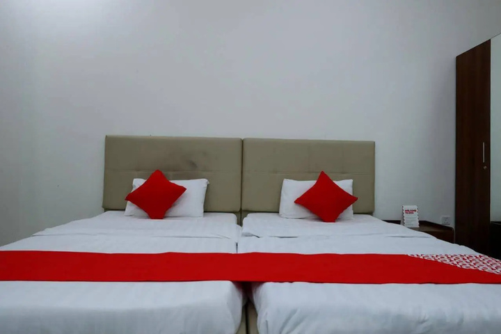 Room 5 of 10
