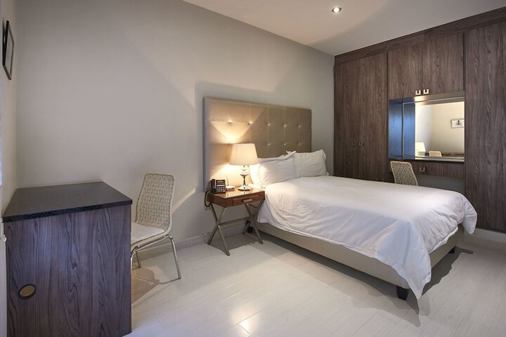 Room 14 of 101