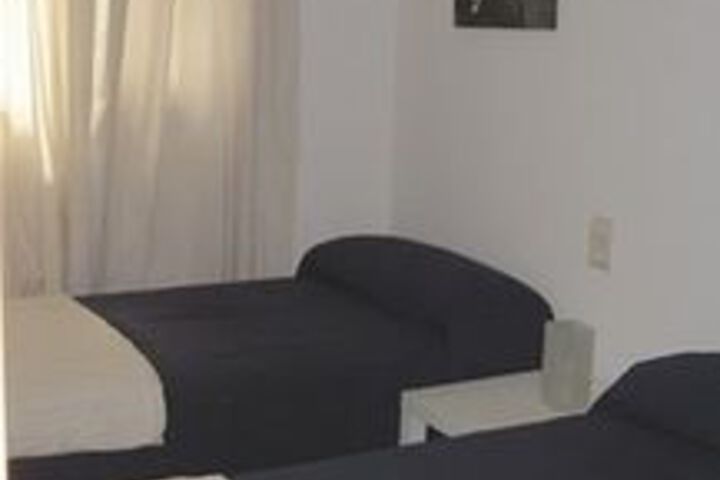Room 5 of 18