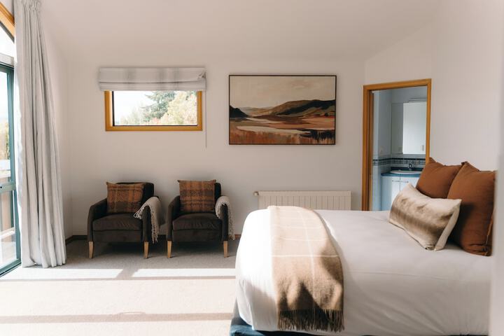 Room 53 of 170