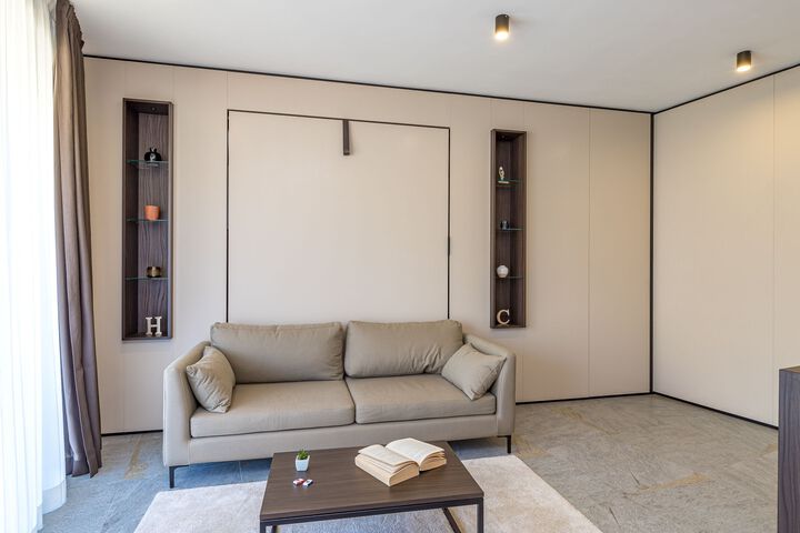 Room 42 of 60