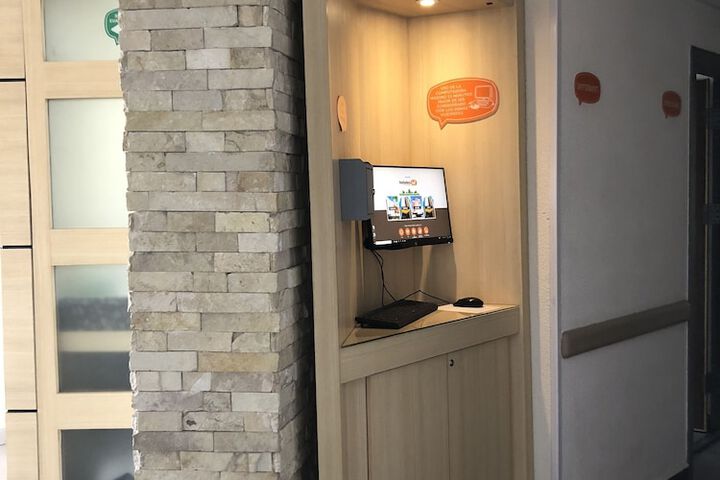 Business Center 14 of 24