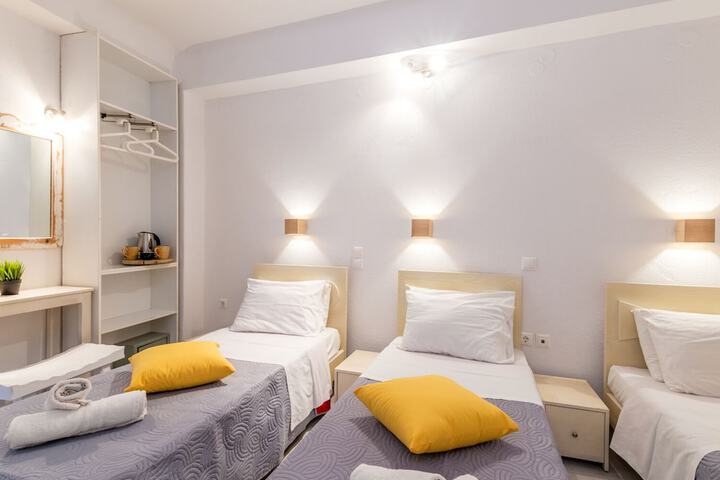 Room 14 of 25