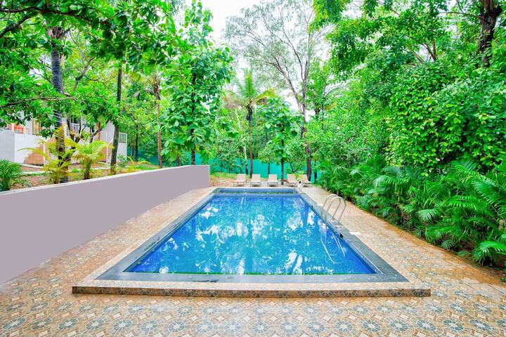 Pool 10 of 30