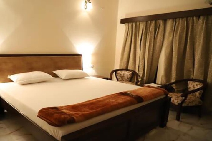 Room 11 of 29