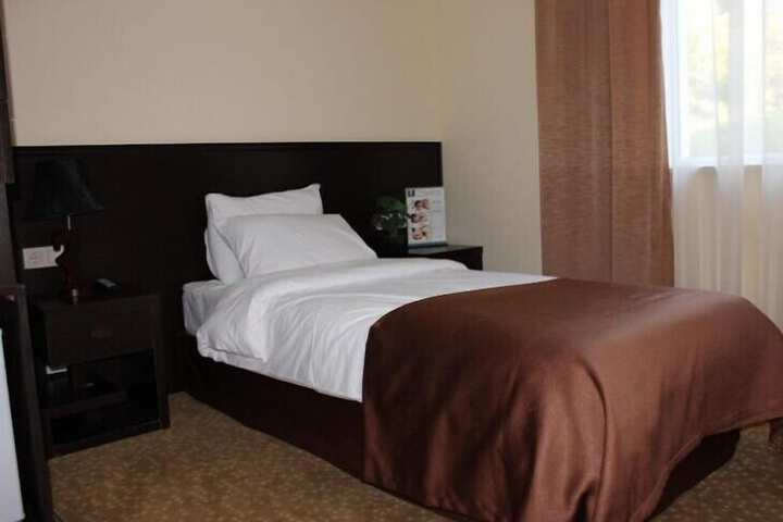 Room 6 of 43