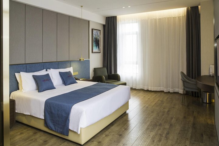 Room 7 of 44