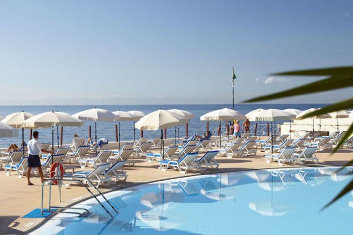 Hotel with Pool