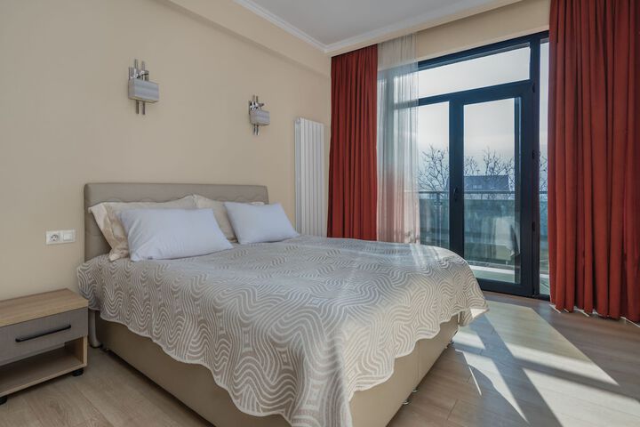 Room 8 of 35