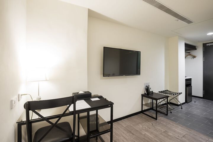 Room 8 of 61