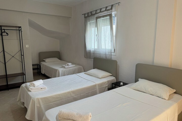 Room 18 of 171