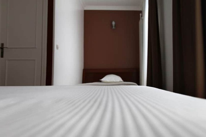 Room 6 of 22