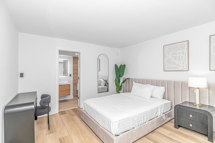 Room 14 of 22