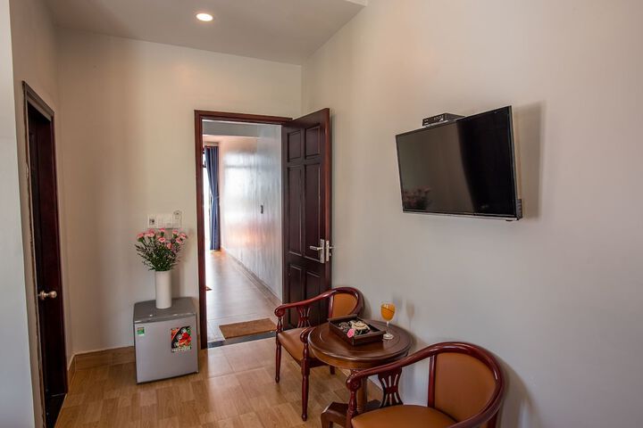 Room 5 of 36