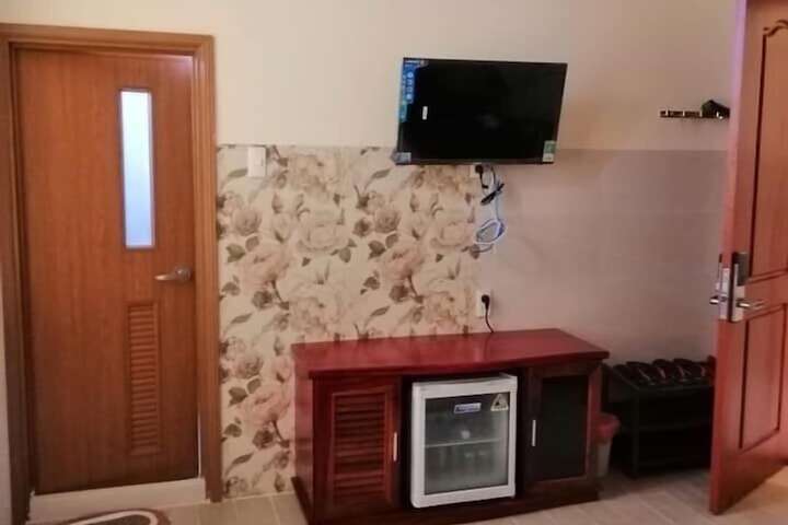 Room 9 of 49