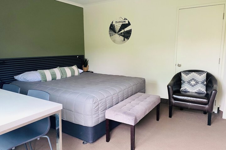 Room 40 of 77