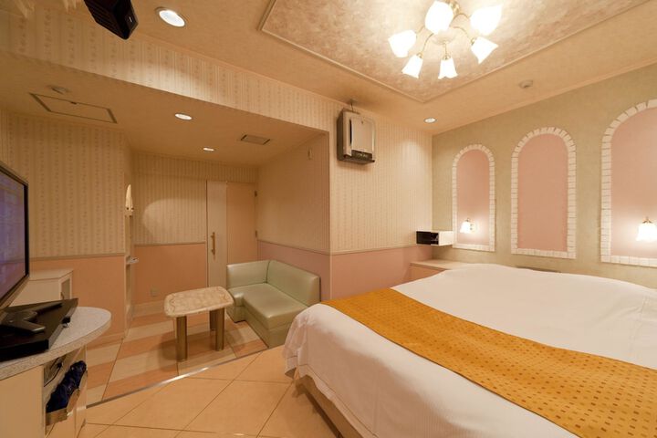Room 6 of 32