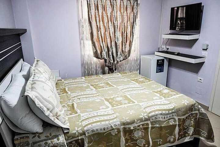 Room 27 of 67