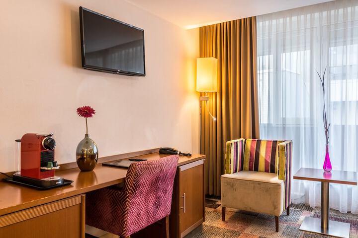 Room 15 of 50
