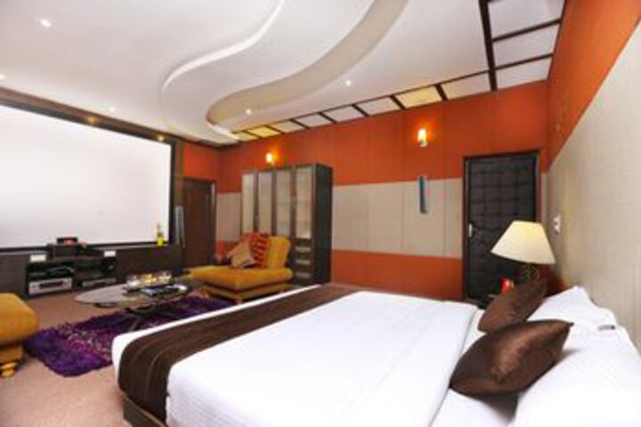 Room 8 of 26