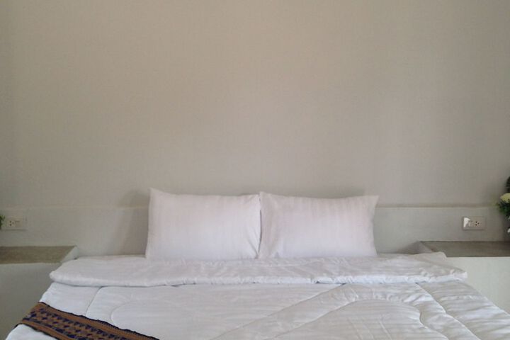 Room 10 of 38