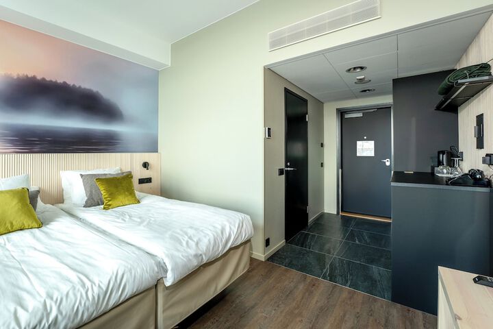 Room 30 of 133