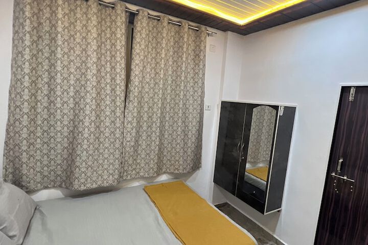 Room 15 of 50