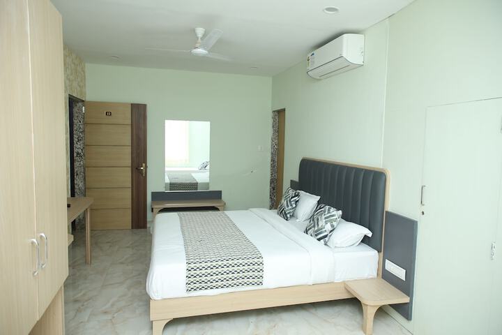 Room 9 of 50