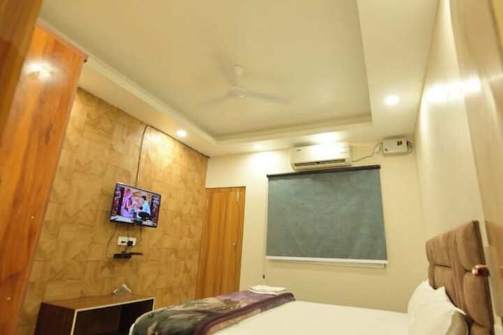 Room 63 of 90