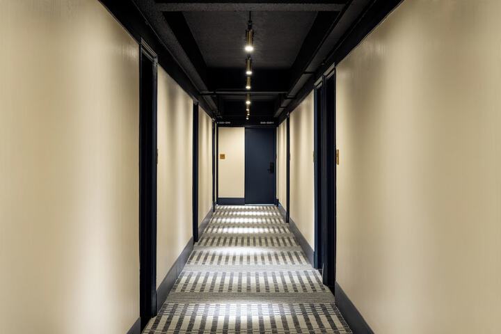 Ballroom/Hall 60 of 64