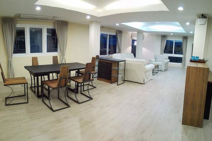Room 37 of 81