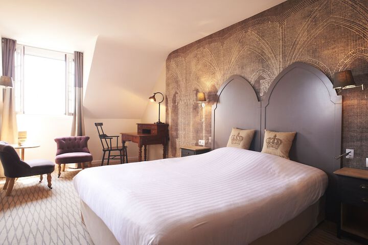 Room 10 of 74