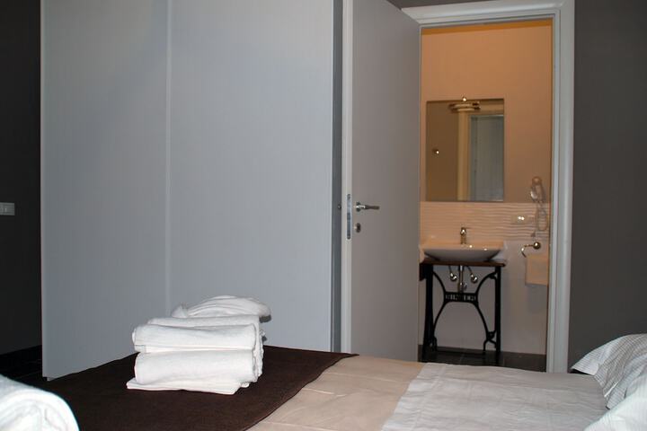 Room 15 of 18