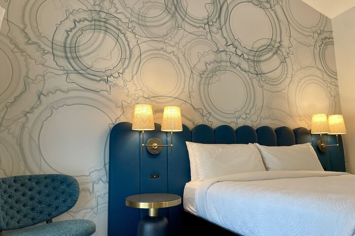 Room 6 of 34