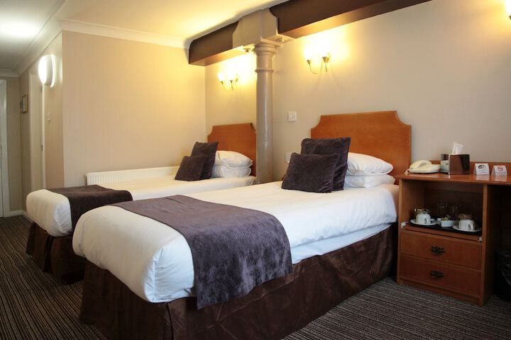Room 12 of 33